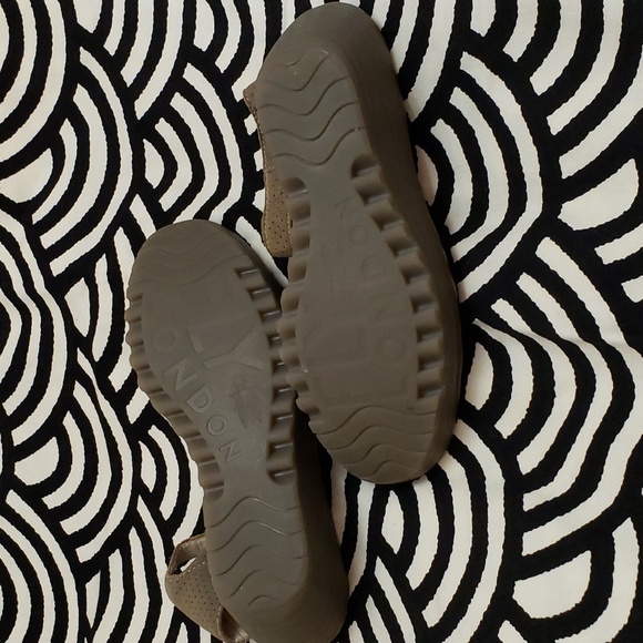 Fly London Peep Toe Leather Sling Back Wedges Tan Sz 40 - Picture 6 of 7